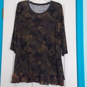 Logo by Lori Goldstein tunic top